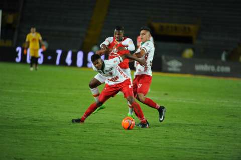 Frío empate en El Campín: Santa Fe no pasó del 0-0 con Patriotas