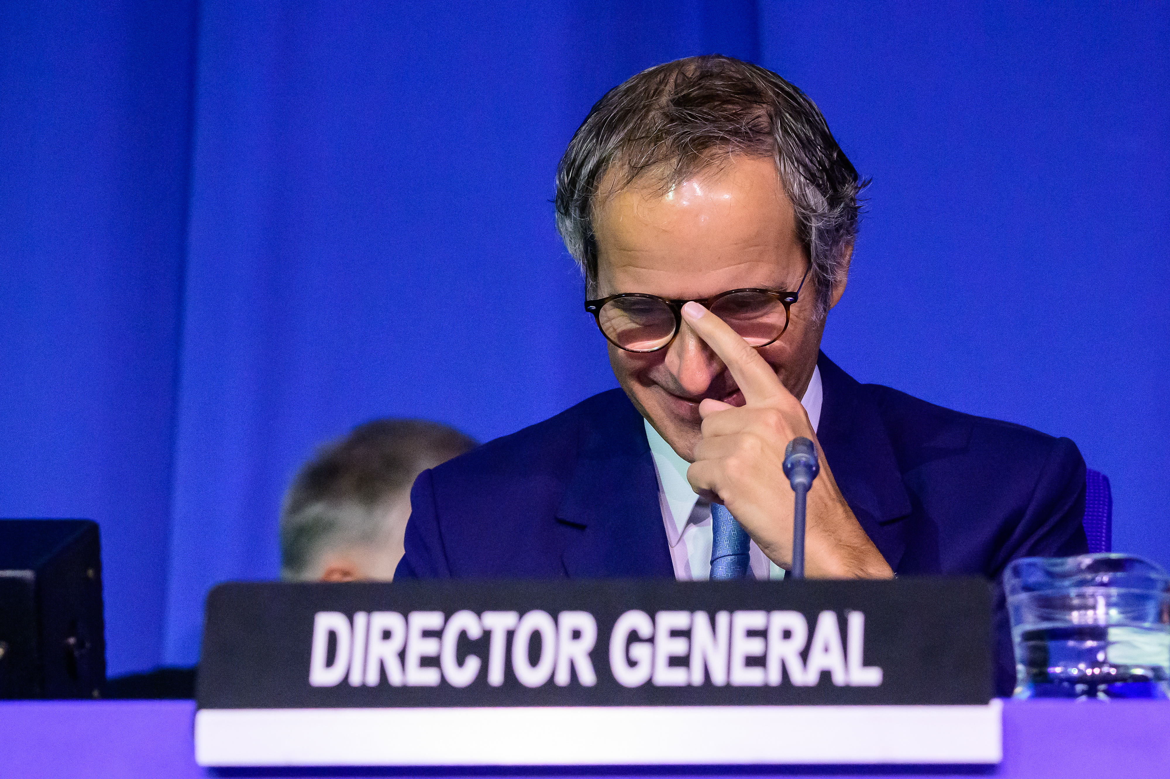 Vienna (Austria), 25/09/2023.- IAEA Director General Rafael Mariano Grossi gestures after arriving for the 67th International Atomic Energy Agency (IAEA) General Conference at the IAEA headquarters of the UN seat in Vienna, Austria, 25 September 2023. The 67th Regular Session of the IAEA General Conference in Vienna runs from 25 to 29 September 2023. (Viena) EFE/EPA/CHRISTIAN BRUNA