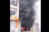 Se presenta incendio en almacén de ropa de Engativá, occidente de Bogotá