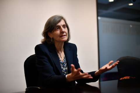 “Cualquier cosa puede pasar en la cita Trump-Petro”: internacionalista Arlene Tickner