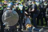 Violentas protestas de antivacunas en Australia en pleno aumento de contagios