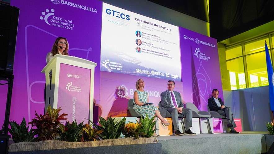 Lamia Kamal-Chaoui, directora del centro de emprendimiento, pymes, regiones y ciudades de la OCDE, en la ceremonia de apertura del foro
