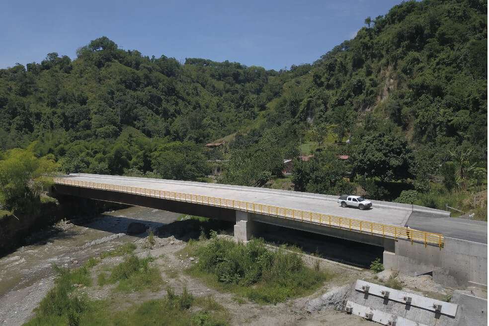 Actualmente, el tiempo de recorrido en un camión desde Medellín hacia Buenaventura tarda 15 horas, cuando finalicen las obras será de 10 horas. / Cortesía - MinTransporte