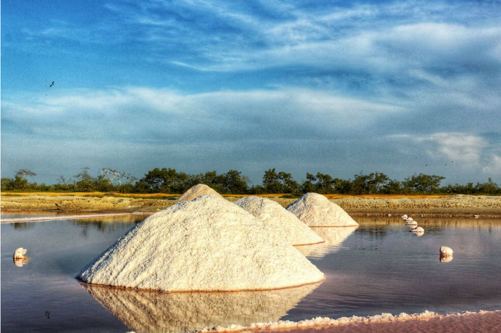 Charcas de sal en Manaure, La Guajira. / Luis Fuenmayor Epieyu