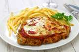 ¿Cómo se prepara una milanesa napolitana?