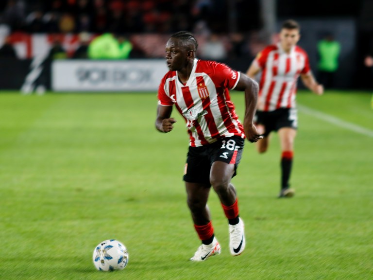 Edwuin Cetré, figura en Argentina: vea su golazo en la victoria de Estudiantes