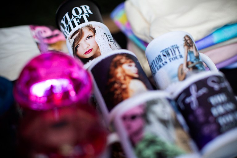 Taylor Swift se pronuncia ante la muerte de una fan antes de su concierto en Brasil