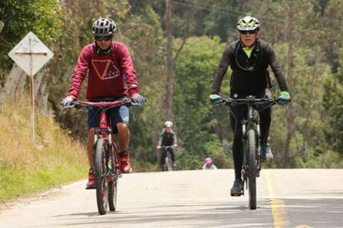 Este 1 de abril habrá recorrido d4 40 kilómetros en bicicleta en Bogotá