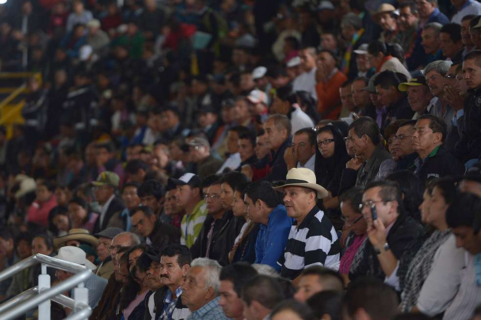 Presidencia / Asistentes al evento.