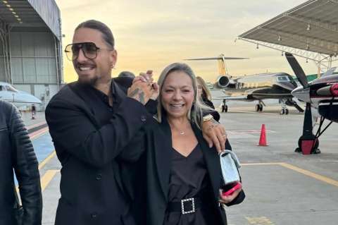 Maluma es tildado de ‘tacaño’ luego de llevar a su mamá a ver a Luis Miguel