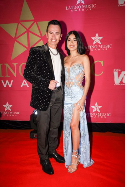 Jhonny Rivera y Jenny Lopez