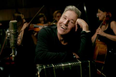 Ricardo Montaner envió una carta documento a psicóloga que lo analizó en redes