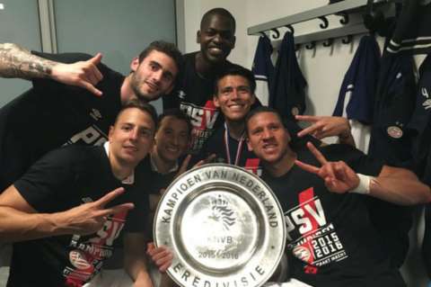 Santiago Arias se coronó campeón con el PSV en Holanda