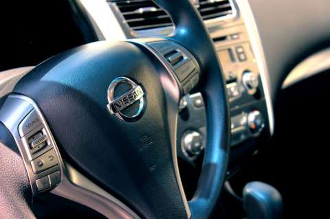 Nissan revisará 1,2 millones de carros por irregularidades en su inspección