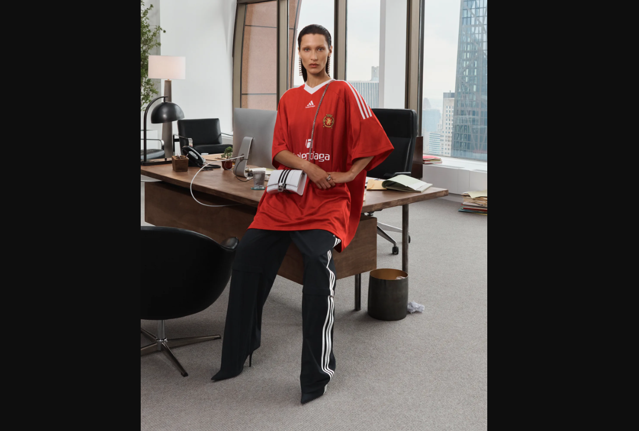 Bella Hadid protagoniza la colaboración del momento entre Adidas y Balenciaga