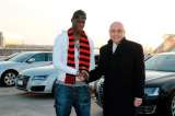 Balotelli llega al AC Milan para "relanzarse"