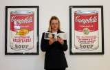 Obras de Andy Warhol, Marc Chagal y David Manzur se subastarán en Bogotá
