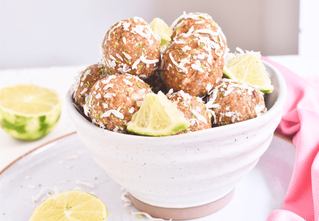 Bolitas de limón, coco y dátiles sin horno
