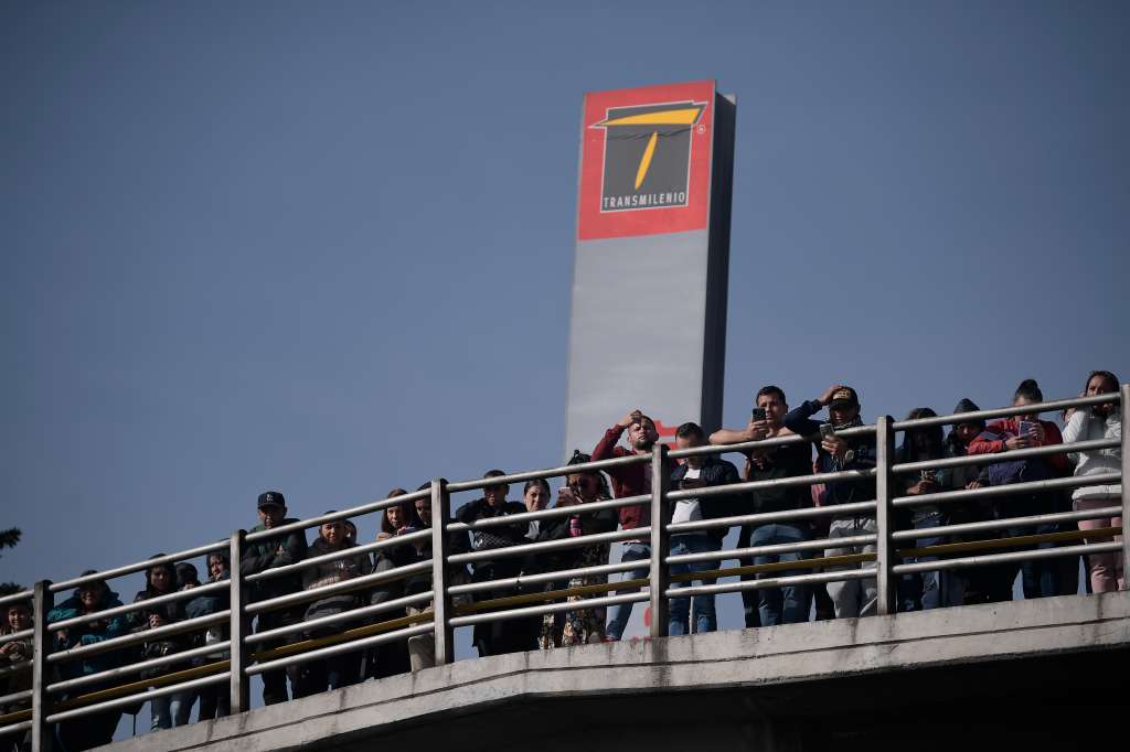 Este miércoles durante varias horas el tráfico sobre la Autopista Sur, en el sector de Soacha, estuvo afectado por las protestas que realizaban varios conductores de servicio público.