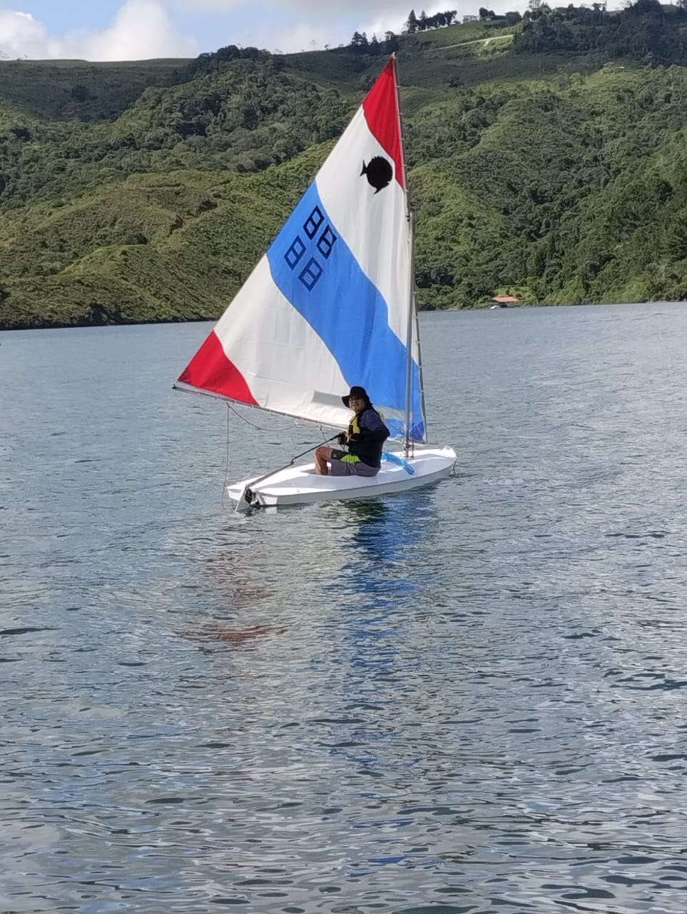 José Andrés Carranza Lugo, deportista de vela ligera, competirá este fin de semana en la categoría Sunfish.