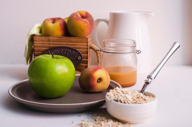 La manzana y otros alimentos que tienen más fibra que la avena