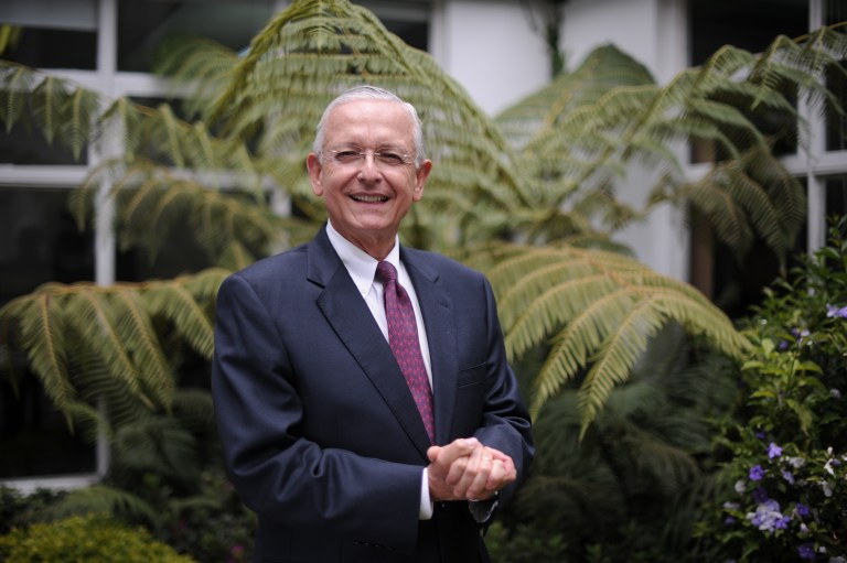 Augusto Solano, presidente de Asocolflores, recibió premio por su aporte a la floricultura