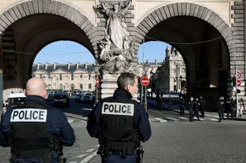 Trump pide a EE.UU. actuar con inteligencia luego de ataque en París