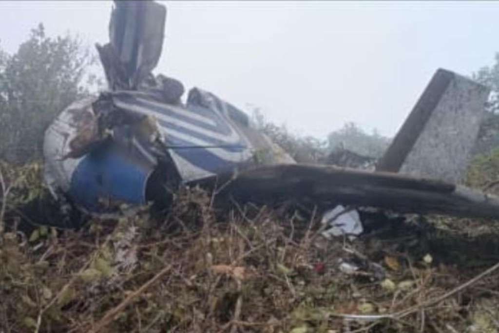 AME9214. BOGOTÁ (COLOMBIA), 28/01/2026.- Fotografía tomada a través de rastreo de redes que muestra los restos del avión del Servicio Aéreo a Territorios Nacionales de Colombia (Satena) accidentado este miércoles, en Norte de Santander (Colombia). El avión de la compañía colombiana Satena que desapareció en el departamento de Norte de Santander (fronterizo con Venezuela), con 15 personas a bordo, fue hallado accidentado y sin sobrevivientes, confirmó la aerolínea. EFE/ Rastreo de Redes/ SOLO USO EDITORIAL / SOLO USO DISPONIBLE PARA ILUSTRAR LA NOTICIA QUE ACOMPAÑA/ (CRÉDITO OBLIGATORIO)