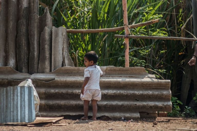 Una infancia pobre empeora las capacidades cognitivas en la vejez