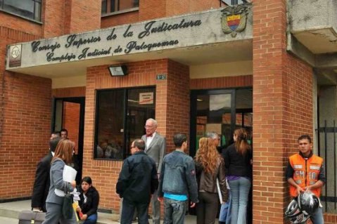 Detienen a nueve funcionarios judiciales en Paloquemao por manipulación de procesos