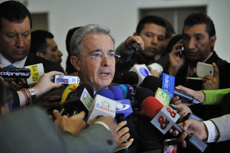 Caso Uribe: jueza no archiva el expediente y continuará investigación por soborno