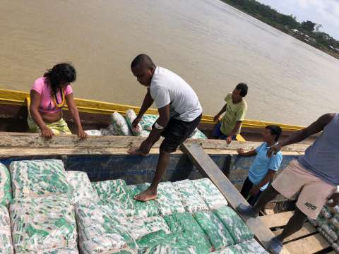 Primeras ayudas humanitarias fueron entregadas a familias confinadas en Chocó