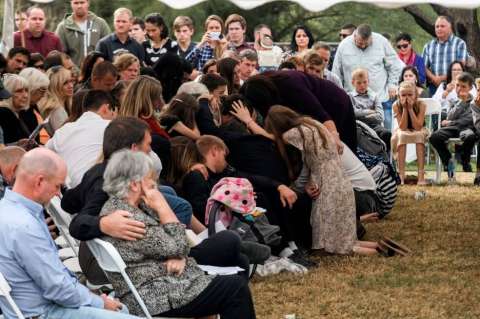 En fotos: así fue el funeral de los miembros asesinados de la familia mormona LeBarón