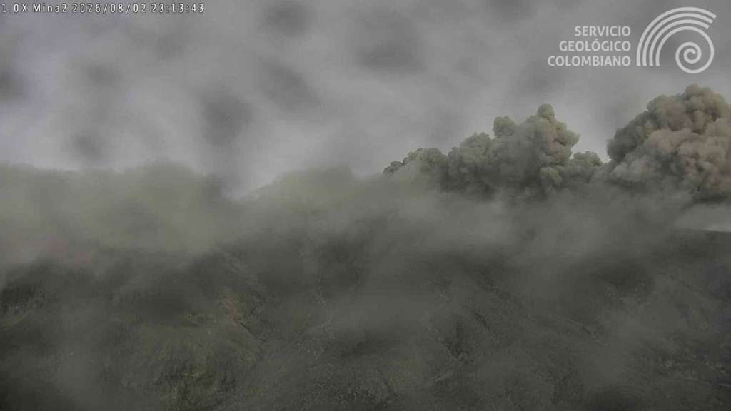 Imagen del volcán Puracé durante la noche del domingo, 2 de agosto.