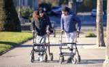 Parapléjicos vuelven a caminar en poco tiempo gracias a un implante electrónico