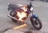 Motociclista quemó su moto para evitar que fuera inmovilizada en Bucaramanga