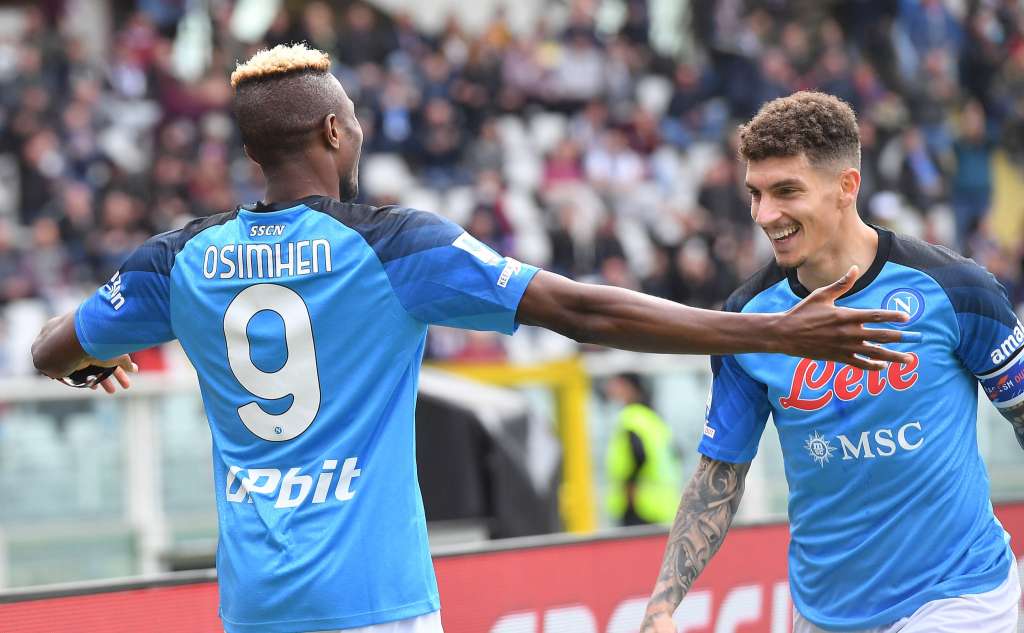 Turin (Italy), 19/03/2023.- Napoli's Victor Osimhen celebrates after scoring the 0-3 goal during the Italian Serie A soccer match between Torino FC and SSC Napoli, in Turin, Italy, 19 March 2023. (Italia) EFE/EPA/ALESSANDRO DI MARCO