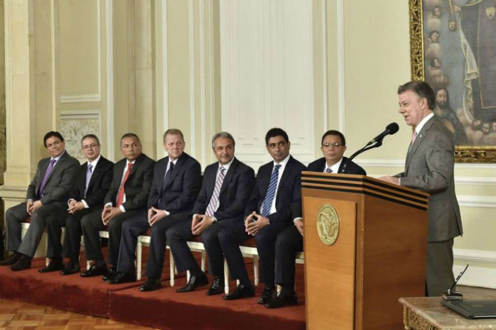 Luis Hernández (segundo de izquierda a derecha) se posesionó en marzo de 2016, junto a seis magistrados más de la Corte Suprema. / Foto: Presidencia