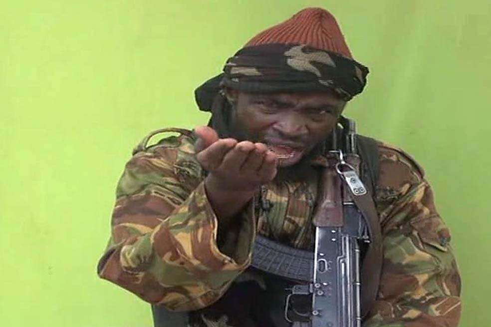 Abubakar Shekau, supuesto líder del grupo terrorista nigeriano Boko Haram, durante un video revelado esta semana. / AFP