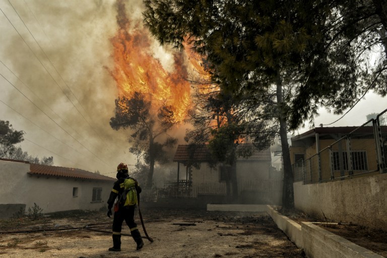 Incendios en Grecia dejan 50 muertos, entre ellos 26 en una casa