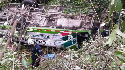Un muerto y 10 heridos deja accidente de tránsito en la vía Neiva-Florencia