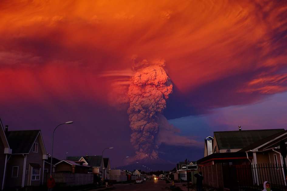 Vista general del volcán activo Calbuco, / EFE