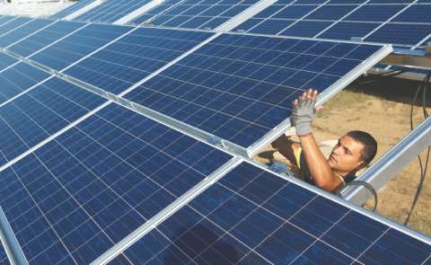 ¿Qué tanta de la energía que se genera en el mundo es renovable?