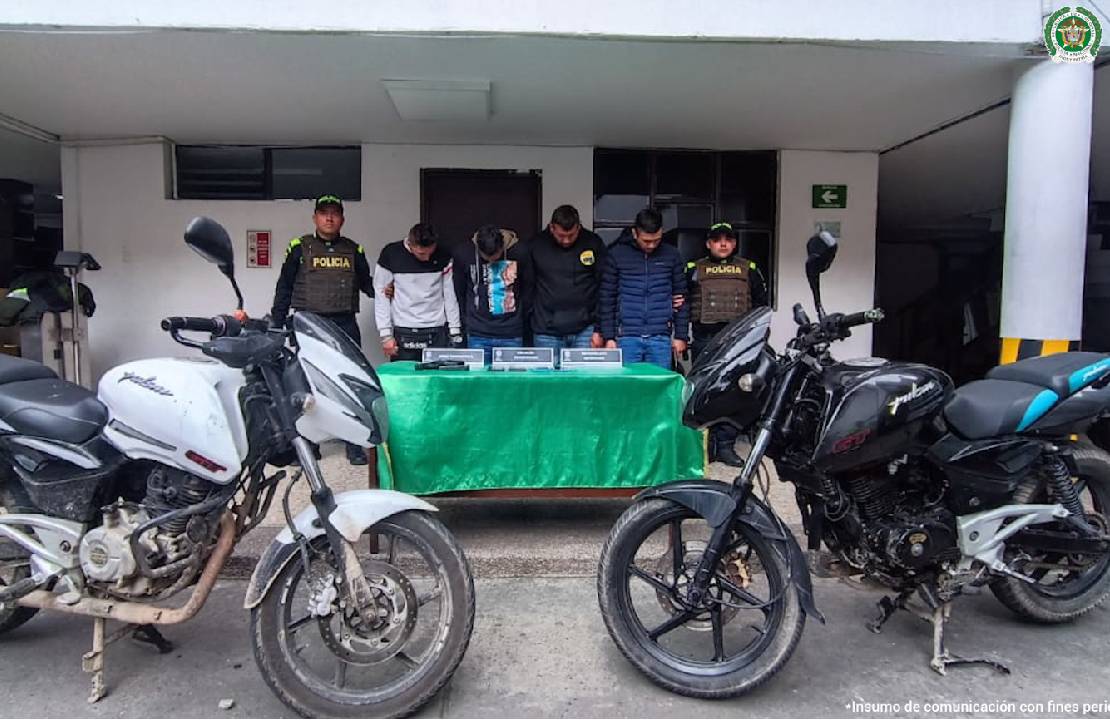 Los cuatro procesados se transportaban en dos motocicletas, las cuales fueron incautadas por la Policía.