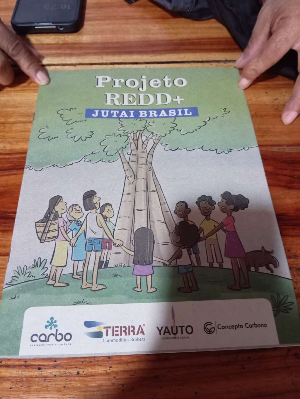 En el proyecto entregado a los indígenas figuran cuatro empresas colombianas, aunque sólo una de ellas, Concepto Carbono, aparece firmando el precontrato. Fábio Bispo/InfoAmazonia.