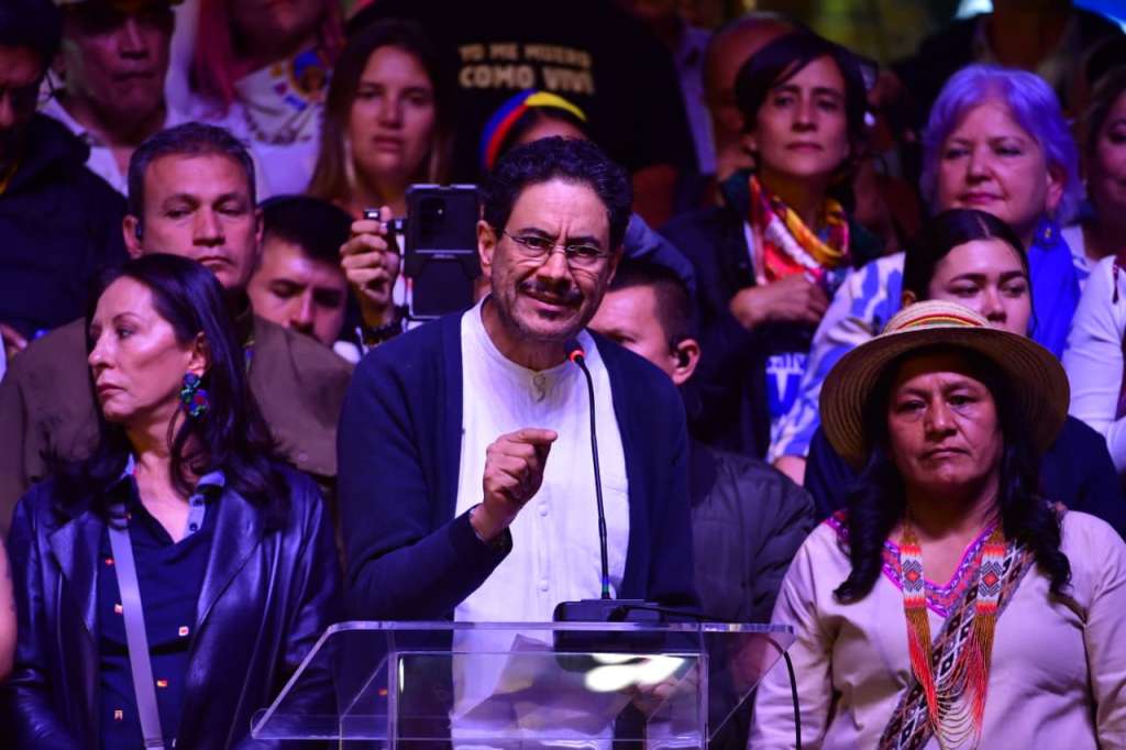 "Una vez se produzca el resultado final del escrutinio, una vez se hayan hecho las verificaciones correspondientes, reconoceremos el resultado oficial que de él emane", expresó el candidato.