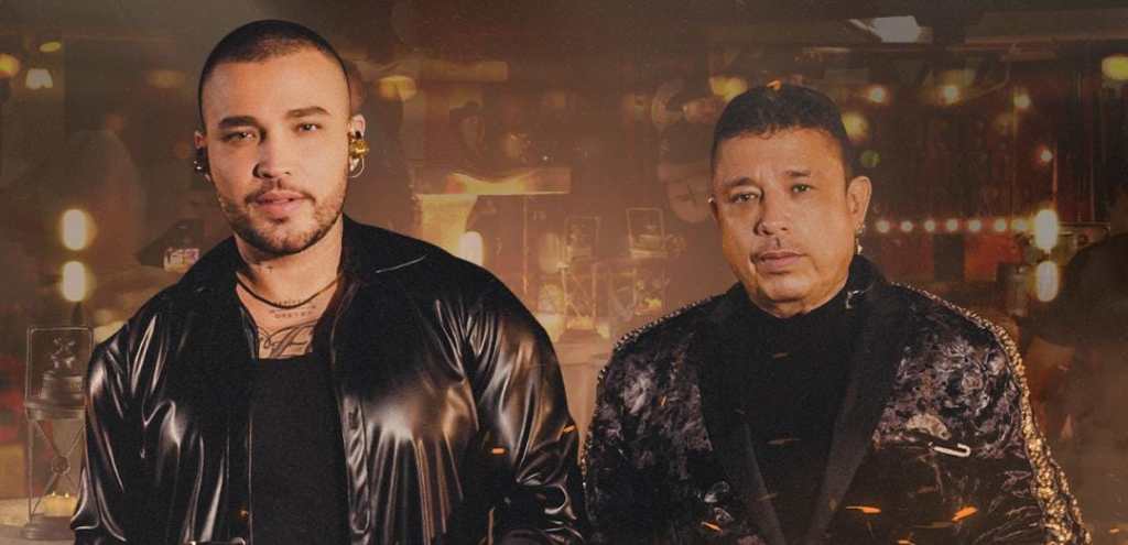 Jessi Uribe junto a Fernando Uribe, su padre, conocido como 'El Charro'.