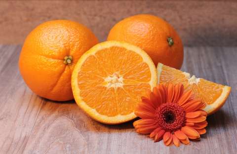 ¿Cómo hacer un desengrasante natural solo con cáscaras de naranja?