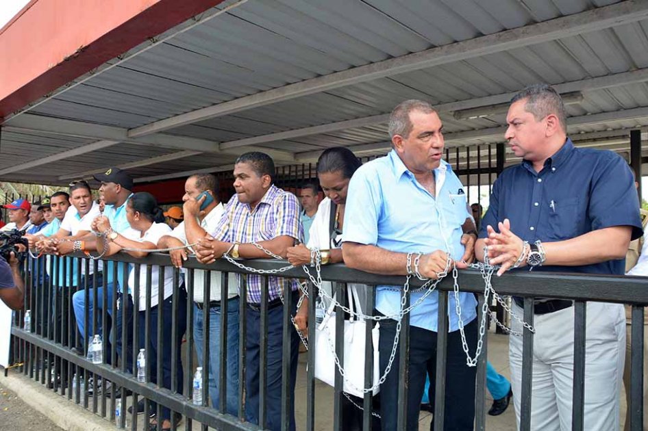 Varios de los alcaldes de la región protestaron esta semana por las fallas de Electricaribe. / Alcaldía de Cartagena