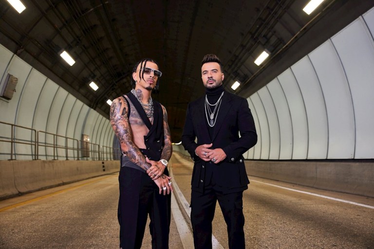 Rauw Alejandro y Luis Fonsi estrenan la canción “Vacío”